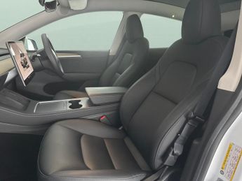 Tesla Model Y SUV RWD (346 ps) - HEATED STEERING - WIFI - BLIND SPOT ASSIST