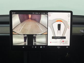 Tesla Model Y SUV RWD (346 ps) - HEATED STEERING - WIFI - BLIND SPOT ASSIST