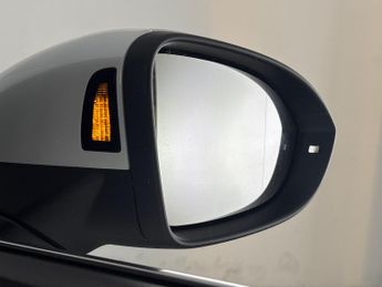 Volkswagen Golf 2.0 TDI Style DSG (150 ps) - BLIND SPOT ASSIST - BLUETOOTH - DIG