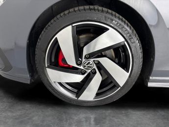 Volkswagen Golf 2.0 TSI GTI DSG (245 ps) - DIGITAL DASH - PADDLE SHIFT - PARK SE