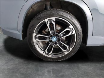 BMW iX1 30 66.5kWh M Sport xDrive (11kW Charger) (313 ps) - LED - REVERS