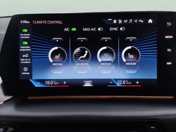 BMW iX1 30 66.5kWh M Sport xDrive (11kW Charger) (313 ps) - LED - REVERS