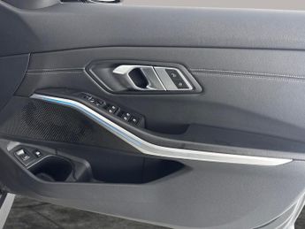 BMW 3 Series 2.0 330e 12kWh M Sport Pro Edition Touring Plug-in (292 ps) - PA