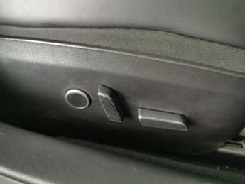 Tesla Model 3 Standard Range Plus RWD (241 bhp) - 360 CAM - PARK ASSIST - LED