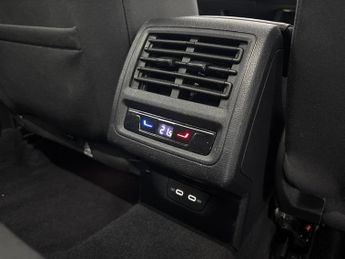 Volkswagen Golf 2.0 TDI Style DSG (150 ps) - BLIND SPOT ASSIST - BLUETOOTH - DIG