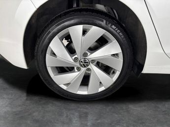 Volkswagen Golf 2.0 TDI Style DSG (150 ps) - BLIND SPOT ASSIST - BLUETOOTH - DIG