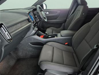 Volvo XC40 Recharge Twin 82kWh Plus AWD (408 ps) - KEYLESS ENTRY - PARK ASS