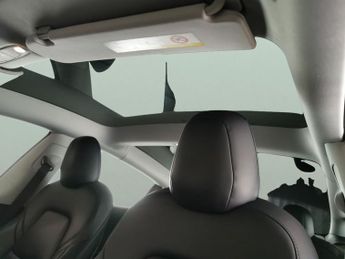 Tesla Model 3 Standard Range Plus RWD (241 bhp) - 360 CAM - PARK ASSIST - LED