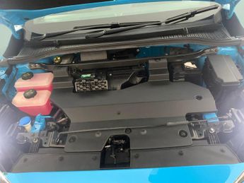 MG Mg4 64kWh Trophy Long Range (203 ps) - CARPLAY - ACTIVE LANE ASSIST 