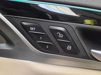 BMW iX3 80kWh M Sport (286 ps) - PARK ASSIST - REVERSE CAM - LEATHER