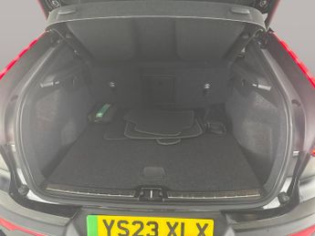 Volvo C40 Recharge 69kWh Core (231 ps) - 19IN ALLOYS - LANE DEPARTURE  - B