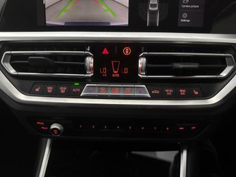 BMW 3 Series 330e M Sport Step [Tech Pack] - SUN PROTECTION GLASS - LEATHER -