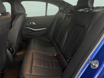 BMW 3 Series 330e M Sport Step [Tech Pack] - SUN PROTECTION GLASS - LEATHER -