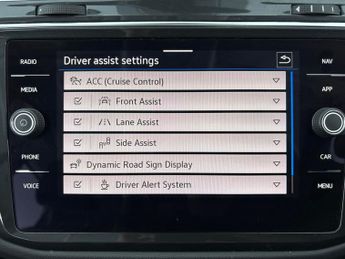 Volkswagen Tiguan 1.4 TSI 13kWh Elegance Plug-in DSG (245 ps) - ACTIVE LANE ASSIST