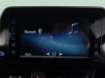 Toyota C-HR 1.8 VVT-h Design CVT (122 ps) - NAV - HEATED SEATS - LANE DEPART