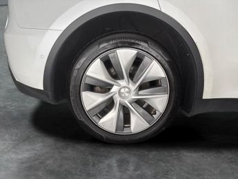 Tesla Model Y (Dual Motor) Long Range 4WDE (384 bhp) - HEATED STEERING - WIFI