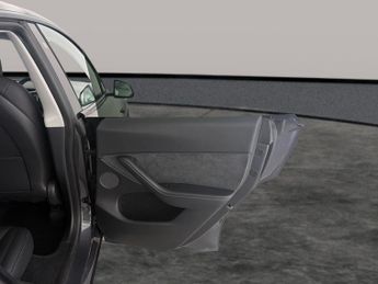 Tesla Model Y (Dual Motor) Long Range 4WDE (384 bhp) - HEATED STEERING - WIFI