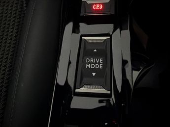 Peugeot E-2008 50kWh GT (7kW Charger) (136 ps) - REVERSE CAM - NAV - HEATED SEA