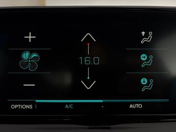 Peugeot E-2008 50kWh GT (7kW Charger) (136 ps) - REVERSE CAM - NAV - HEATED SEA