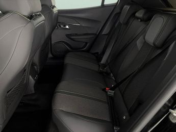 Peugeot E-2008 50kWh GT (7kW Charger) (136 ps) - REVERSE CAM - NAV - HEATED SEA