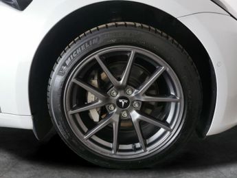 Tesla Model 3 Standard Range Plus RWD (241 bhp) - PARK ASSIST - LED - REVERSE 