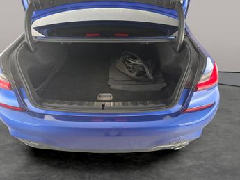BMW 3 Series 330e M Sport Step [Tech Pack] - SUN PROTECTION GLASS - LEATHER -
