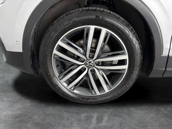 Volkswagen Tiguan 1.4 TSI 13kWh Elegance Plug-in DSG (245 ps) - ACTIVE LANE ASSIST