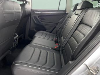 Volkswagen Tiguan 1.4 TSI 13kWh Elegance Plug-in DSG (245 ps) - ACTIVE LANE ASSIST