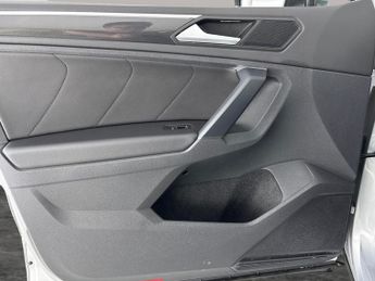 Volkswagen Tiguan 1.4 TSI 13kWh Elegance Plug-in DSG (245 ps) - ACTIVE LANE ASSIST