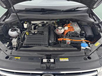 Volkswagen Tiguan 1.4 TSI 13kWh Elegance Plug-in DSG (245 ps) - ACTIVE LANE ASSIST