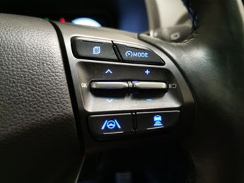 Hyundai Kona 64kWh Premium (10.5kW Charger) (204 ps) - HEATED SEATS - HEATED 