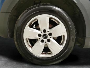 Mini Countryman 2.0 Cooper D (150 ps) - TYRE REPAIR KIT - NAV - MINI EXCITEMENT 