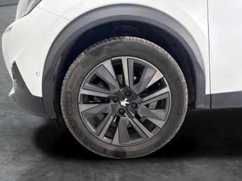 Peugeot E-2008 50kWh GT Premium (7kW Charger) (136 ps) - REVERSE CAM - ALCANTAR
