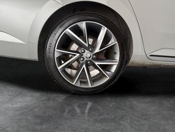 Skoda Superb 1.4 TSI iV 13kWh SportLine Plus Plug-in DSG (218 ps) - ADAPTIVE 