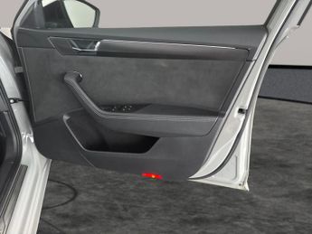 Skoda Superb 1.4 TSI iV 13kWh SportLine Plus Plug-in DSG (218 ps) - ADAPTIVE 