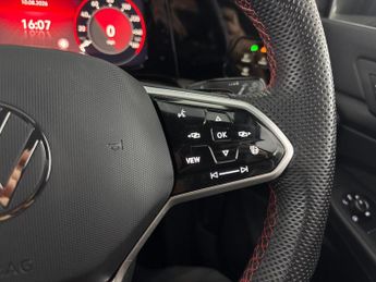 Volkswagen Golf 2.0 TSI GTI DSG (245 ps) - DIGITAL DASH - PADDLE SHIFT - PARK SE