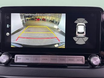 Hyundai Kona 64kWh Premium (10.5kW Charger) (204 ps) - UPGRADED SOUND - LED