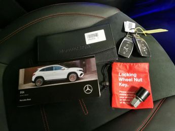 Mercedes-Benz EQA EQA 250+ 70.5kWh AMG Line (190 ps) - HEATED LEATHER - MIRROR PAC