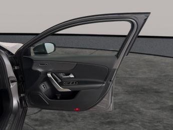 Mercedes-Benz A Class 1.3 A200 Sport 7G-DCT (163 ps) - HEATED LEATHER - COMFORT PACK