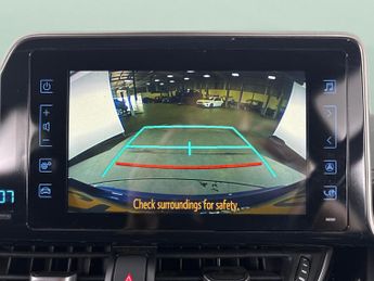 Toyota C-HR 1.8 VVT-h Design CVT (122 ps) - NAV - HEATED SEATS - LANE DEPART