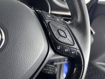 Toyota C-HR 1.8 VVT-h Design CVT (122 ps) - NAV - HEATED SEATS - LANE DEPART