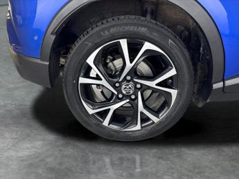 Toyota C-HR 1.8 VVT-h Design CVT (122 ps) - NAV - HEATED SEATS - LANE DEPART
