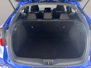 Toyota C-HR 1.8 VVT-h Design CVT (122 ps) - NAV - HEATED SEATS - LANE DEPART