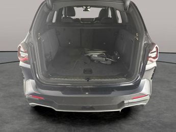 BMW iX3 80kWh M Sport Pro (286 ps) - GESTURE CONTROL - HUD - PARK ASSIST