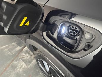 Volvo XC40 Recharge Twin 82kWh Core AWD (408 ps) - 19IN ALLOYS - LANE DEPAR