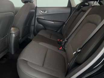 Hyundai Kona 64kWh Premium (10.5kW Charger) (204 ps) - UPGRADED SOUND - LED