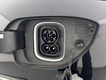 Hyundai Kona 64kWh Premium (10.5kW Charger) (204 ps) - UPGRADED SOUND - LED