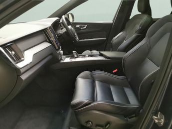 Volvo XC60 2.0h T6 Recharge 18.8kWh R-Design Plug-in AWD (350 ps) - PAN ROO