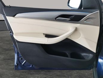 BMW iX3 80kWh Premier Edition (286 ps) - ACTIVE LANE ASSIST - DRIVING AS