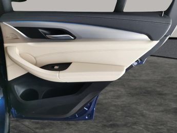 BMW iX3 80kWh Premier Edition (286 ps) - ACTIVE LANE ASSIST - DRIVING AS